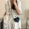 Qwertyui879ドームカメラ女性ハート型バッグ用のかわいい小さな豪華なデザイナーバッグ女性用チェーントレンドショルダークロスボディバッグ413SMT