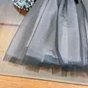ブランドデザイナーガールドレス秋の子供メッシュスカートサイズ110-160ベビーパーティードレスフラワーブローチ装飾チャイルドフロックnov10