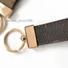 Keychains Buckle Lovers Car Handmade Leather Keychains Men And Women Bag Pendant Fashion Accessories