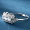 Trauringe Glänzende Pflasterung Zirkon Stein Verlobung Für Frauen Silber Farbe Einzigartige CZ Runde Weiblichen Charme Ringen Voor Vrouwen