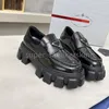 Designer klänning män loafers monolith sneakers kvinnor mjuk cowhide plattform sneaker triangel läder skor chunky tränare