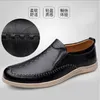 Mocassini da uomo classici di marca di lusso Scarpe eleganti da uomo Scarpe da sposa marrone scuro in vera pelle da uomo Mocassini da uomo Slip on Formal Flat D2H24