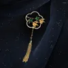 Broches elegantes estilo nacional de alta qualidade em forma de leque com franjas peixinho dourado para mulheres acessórios de casaco cheongsam presente de ano