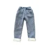 Spodnie 2-13 lata małe dziecko zimowe dżinsy dzieci grube aksamitne ciepłe dżinsowe spodnie dla dziewcząt szczupłe legginsy dzieci niebieskie polarowe spodnie 231114