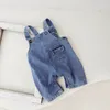 Overalls koreansk stil vår sommar fashionabla småbarn byxor casual loose fit baby rompers overaller denim knapp Suspender byxor 230414