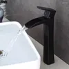 Zlew łazienki Basen Black Bronze Brass Faucet Waterfall Pojedynczy otwór zimny i wodny kran Mikser