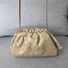 Pouch Venetasbottegas 2023 Handtas Geplooid Geweven Cloud Bag Leer Eén Schouder Cross Body Magnetische Knop Knoedel Broodje Meisje