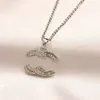 Pendant Necklaces Womens Pendant Designer Brand Choker 2023 Romantic Girls Diamond Gold Plated Wedding Party Necklace Family Gift Jewelry Wholesale