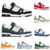 Hombres calientes Zapatillas de deporte de diseñador Zapatos Entrenador Zapatos casuales Zapatillas de cuero de lona de goma Monogramas de mezclilla Zapato sin caja C72