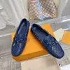 Chaussures imprimées, robes, baskets, classiques rétro, glissant sur Luxurys Designer Metal Button en cuir Monte Carlo Moccasin Brand de femmes Oxford Casual Shoes.