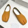 Designer Tabi Loafer Sandal Women Män pekade Split Toe Chunky Block Heels Fashion Graffiti Retro Luxury Party Western Mm6 Dress Shoes
