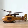 装飾的なオブジェクトの図形の家庭装飾手作りの木製飛行機の小さな軍事ヘリコプターモデル木製飛行機のおもちゃキッズギフトベッドルームの家の装飾品231114