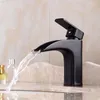 Zlew łazienki Basen Black Bronze Brass Faucet Waterfall Pojedynczy otwór zimny i wodny kran Mikser