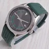 Orologi da polso 40MM NH35 Movimento Quadrante grigio sterile Datario Vetro zaffiro Cinturino in caucciù verde Il logo può essere personalizzato