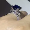 クラスターリングチョウコンブランドユニークな高級ジュエリー925スターリングシルバーブルーサファイアビッグCZダイヤモンドパーティーエッフェルタワー女性結婚指輪