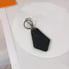 Дизайнерская кожаная клавиша P Mens Black Key Chain Женские аксессуары автомобильные брелки с канципом и кольцом