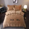 Ensembles de literie Designers Mode Oreiller Tabby 2pcs Couettes Setvelvet Housse de couette Drap de lit Confortable King Quilt Taille