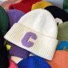Шапка-бини/кепка дизайнерского бренда cc, минималистская вязаная шерстяная шапка с буквой C для осени и зимы, теплые холодные шапки для пар с пуловером для мужчин и женщин IRXT M4IK