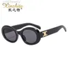 Triomphe solglasögon designer glasögon designer nya ovala ram solglasögon mode mäns och kvinnors ins stil mångsidiga solglasögon mode gata fotoglasögon