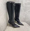 Cagole Lambskkin Leather Hine-High Boots Stud Backle装飾されたサイドジップシュー