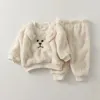 Ensembles de vêtements Hiver bébé garçon fille vêtements ensembles automne polaire sweat pantalon enfant en bas âge enfants pyjamas dessus chaud pantalon bébé vêtements d'extérieur 231114