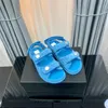 Sandalias de diseñador para mujer Diapositivas para mujer de alta calidad Cuero de becerro de cristal Zapatos casuales Plataforma acolchada Zapatilla de playa de verano 35-42 Con caja y bolsa de compras