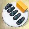 5A Designer-Hausschuhe für Herren WATERFRONT Mule-Sandale Sommer-Flats Echtleder Schuhe Strand Mühelos stilvolle Slides 2 Riemen mit angepassten Goldschnallen 05