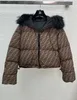 Damen-Daunenparka-Designerjacke 23 Herbst/Winter, neue klassische Doppel-F-Daunenjacke mit Kapuze und dickem, abnehmbarem Kragen 7I8O