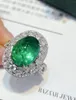 Pierścienie klastrowe Lr szmaragd pierścień czysty 18K Złota Biżuteria Natura Zielona 5.12CT Kamienie Diamenty For Women Fine