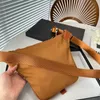 Designer masculino mochila nylon pacote de peito Bumbag Bolsa de moda de couro açafália bolsas de ombro de estilo de alta qualidade