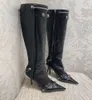 Cagole Lambskkin Leather Hine-High Boots Stud Backle装飾されたサイドジップ靴