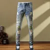 Herr jeans blå mönster lapp smal rak stretch denim byxbyxor jean för män 2023 höst mode broderi hip hop