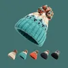 Bonnets de Protection des oreilles géométriques diamant, casquettes chaudes en Crochet, chapeaux tricotés en laine de neige Pom Pom, chapeaux de fête de noël Q730