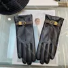 Gants en cuir véritable de haute qualité pour femmes, gants chauds d'hiver de styliste, gants de cyclisme en plein air de luxe pour dames, cadeau de noël de saint-valentin