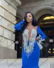 Berömda Brandparty Dresses Royal Blue Sheer O Neck Long Prom Dress for Black Girls Pärled Crystal Diamond Birthday Feathers Formell klänning