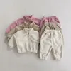 Giyim setleri kış bebek kıyafetleri kızlar erkek palto pantolon 2pcs spor takım elbise düz renk kalınlaştırıcı polar sıcak yürümeye başlayan çocuk