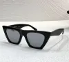 A112 assic Designer 41468 Óculos de sol para mulheres Vintage Charming Cat Eye Frame Óculos de sol Tendência de verão Estilo versátil Anti-ultravioleta Vem com estojo