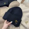 Loewee beanie designer hatt toppkvalitet vårens höst och vinter ull hatt kvinnors nya fast färg pott hatt röd mångsidig solskydd show ansikte liten stickad hatt