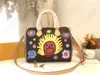 Womens Designer YK Face Print Yayoi Kusama louiseits Borsa in pelle con ricamo facce gioiose viutonits Tote energia ottimista Borsa a portafoglio M46426