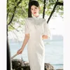 Etnische kleding Witte kant Cheongsam Chinese stijl jong meisje retro temperament slanke lange verbeterde versie van kleding groothandel zomer 2023