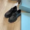 Mocasines de triángulo monolito de lujo P Sandalias casuales Zapatos de vestir Diseñadores Clásicos Zapatos de vestir de cuero negro Zapatos de vestir de fondo grueso Mocasines de plataforma triangular 35-41