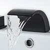 Rubinetti per lavandino del bagno Rubinetto nero Lavabo a 3 fori Cascata e vasca da bagno con acqua fredda Miscelatori per lavabo divisi Set a tre pezzi