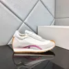 Buty swobodne koronkowe sneaker buty do biegania trenerzy mężczyźni Sneakery Solenne Kobiety Podróż skóra moda czarne litery platforma platforma duży rozmiar 35-42-45 z pudełkiem