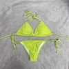 Bikini alla moda in metallo colorato con piccoli diamanti Set di costumi da bagno in tinta unita con lettera di colore nero Costumi da bagno estivi con etichette per regalo da donna