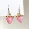 Boucles d'oreilles pendentif fraise en plastique pour femmes et filles, crochets d'oreille en forme de fruits, bijoux doux, accessoires cadeaux, nouvelle collection