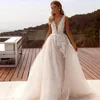 Sexy Beach Vestido de novia Side High División Deportada V Cuello Apliques Una línea Boho Bridal Vestidos sin mangas Summer marfil Tul Long Bride Vestidos