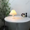 Nachtverlichting Vintage stof geplooide tafellamp massief houten lamp lichaam slaapkamer nachtkastje sfeer bureaulamp creatief Scandinavisch nachtlampje Q231114