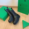 2024 Yeni Lastik Chelsea Sıradan Ayakkabı Platformu Ayak bileği Boot Kadın Erkekler Düşük Kadın Kısa Botlar Yağmur Deri Siyah Lüks Tasarımcı Kauçuk Yeşil Açık Seyahat Mans Girl