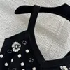 Tvådelt kläddesigner Chan Home 2023 Nya sommarkvinnors uppsättningar modelogo Vest Top Short Kirt Womens toppklass Knitting Flower Sexig kostym Birthday Mors dag