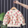 Tシャツ秋の冬の子供シャツの花のトップス長袖の子供たちのスウェットシャツの女の子ポロバーベビーアウターウェア1-6T 230414